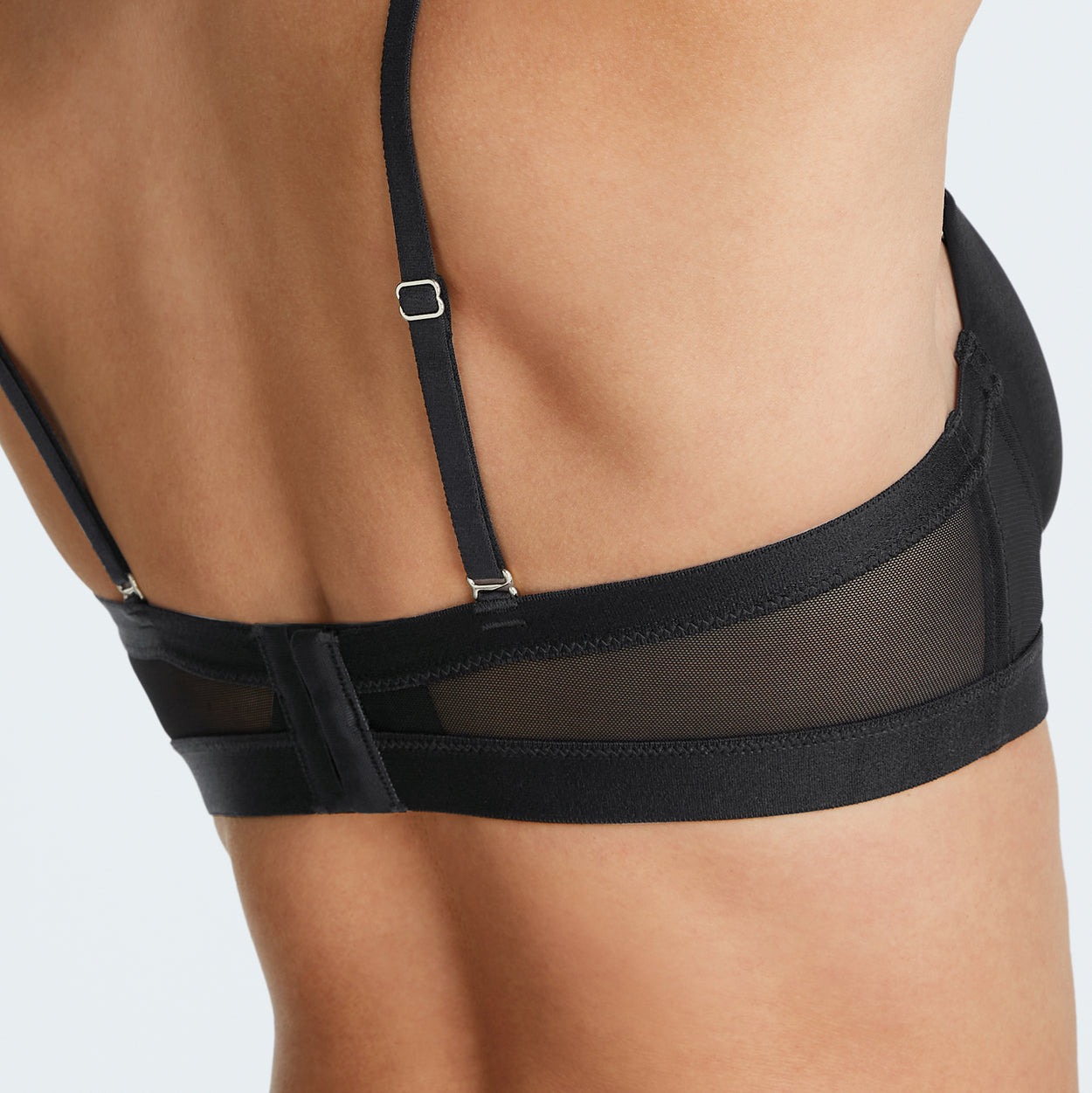 A sleek band to keep your bra in place—no more riding up.